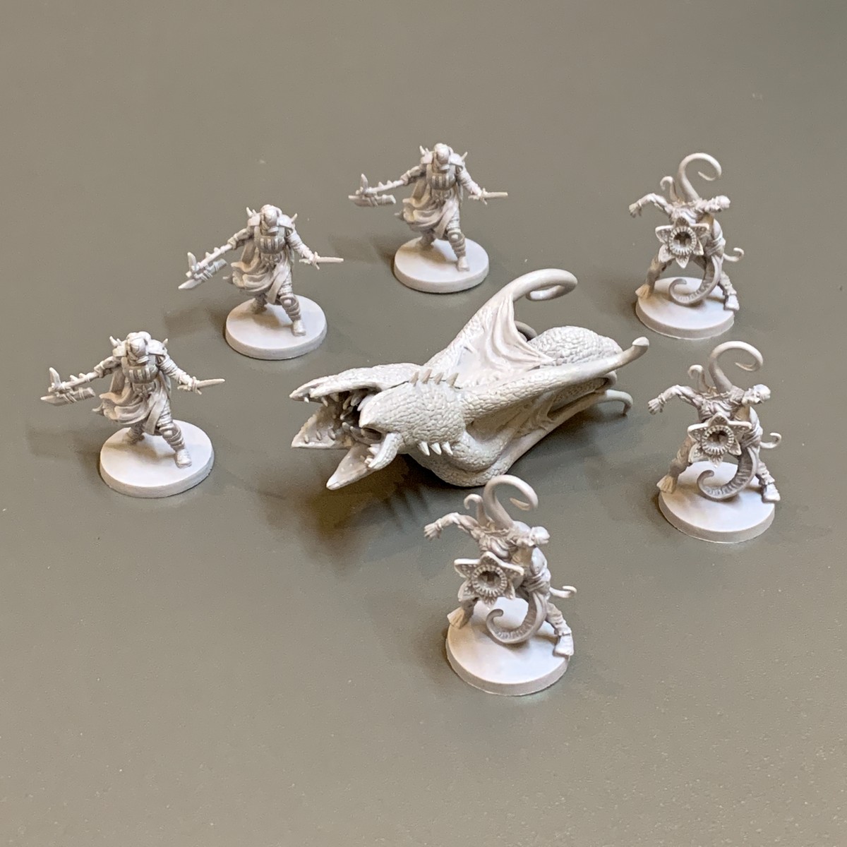 Lot 6 Alpha Worm SciFi Miniatu - огляд і ціна Board Game Horror Movie